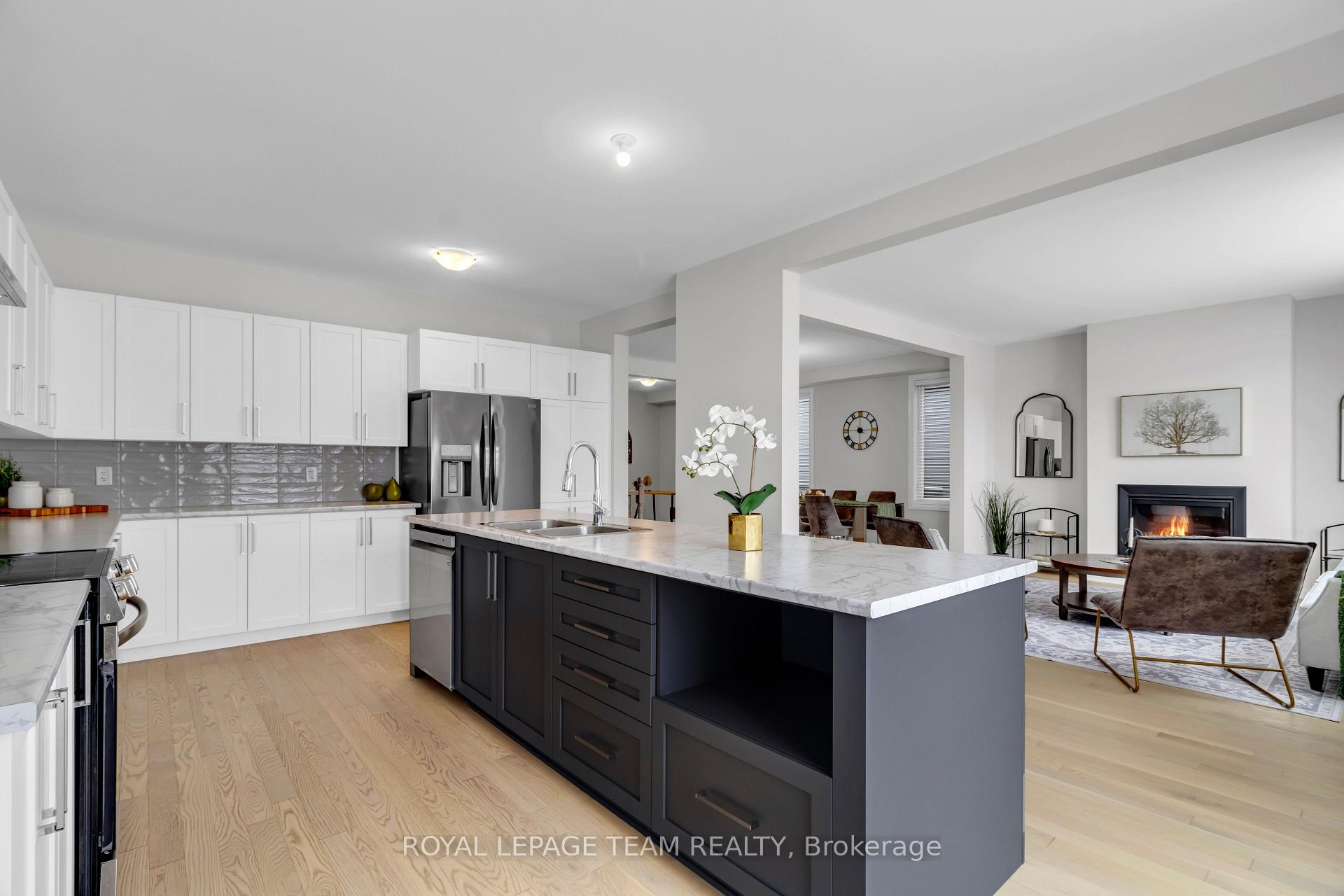 Photo 16 of 304 Cloyne Crescent, Ottawa, Barrhaven - Half Moon Bay — HOMEH
