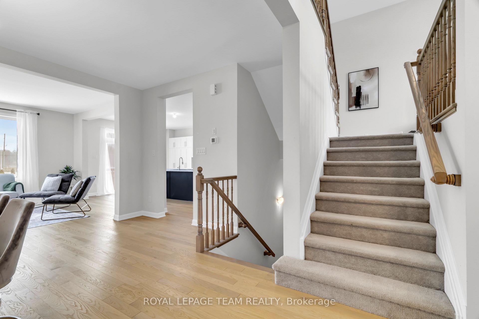 Photo 17 of 304 Cloyne Crescent, Ottawa, Barrhaven - Half Moon Bay — HOMEH