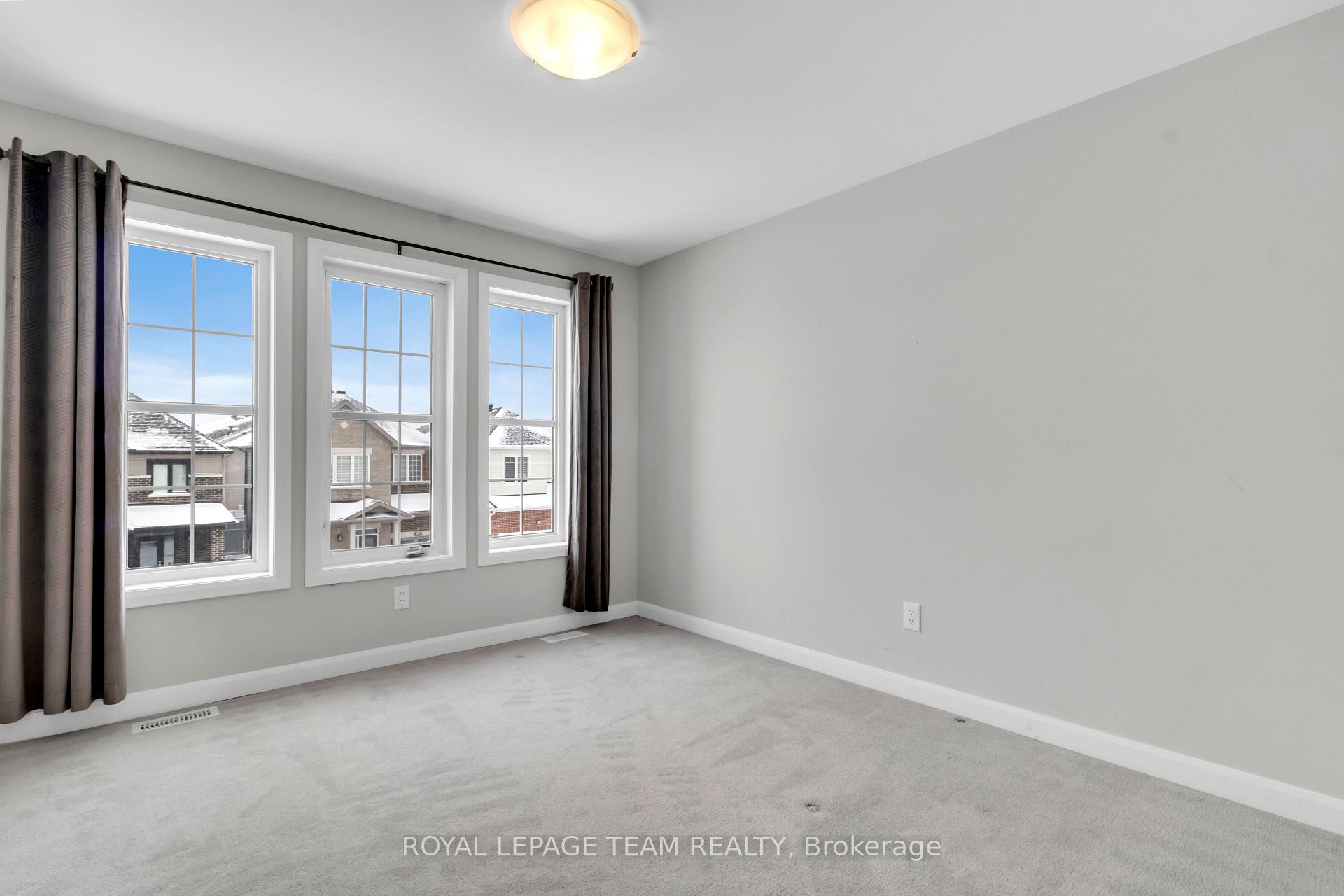 Photo 26 of 304 Cloyne Crescent, Ottawa, Barrhaven - Half Moon Bay — HOMEH