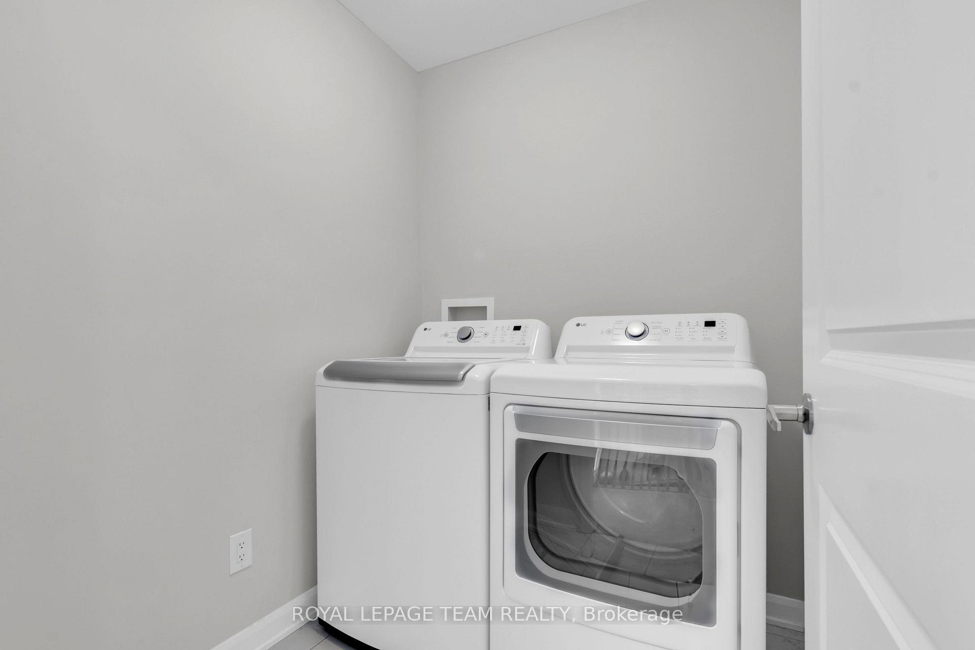 Photo 29 of 304 Cloyne Crescent, Ottawa, Barrhaven - Half Moon Bay — HOMEH