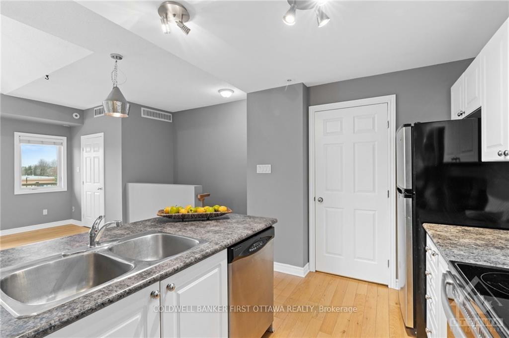 Photo 20 of Unit J, 231 Crestway Drive, Ottawa, Barrhaven East — HOMEH