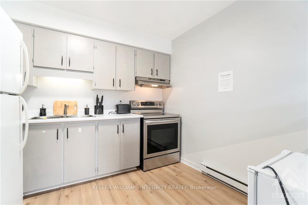 Photo 8 of Unit 27, 2939 Fairlea Crescent, Ottawa, Heron Gate/Industrial Park — HOMEH