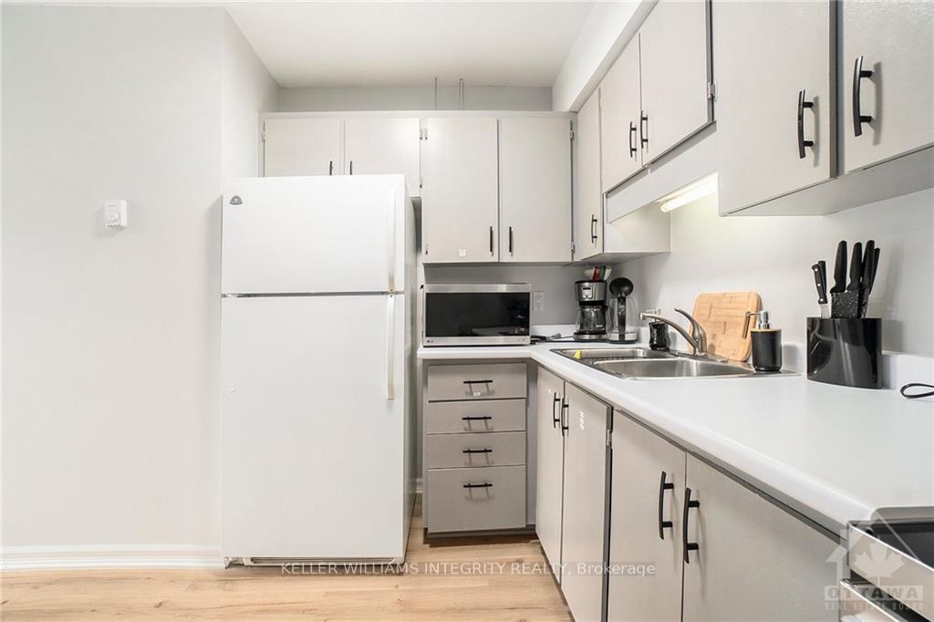Photo 11 of Unit 27, 2939 Fairlea Crescent, Ottawa, Heron Gate/Industrial Park — HOMEH