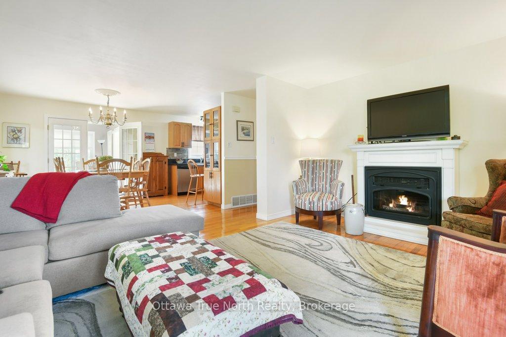 Photo 10 of 2502 Diamondview Road, Ottawa, Huntley Ward (North East) — HOMEH
