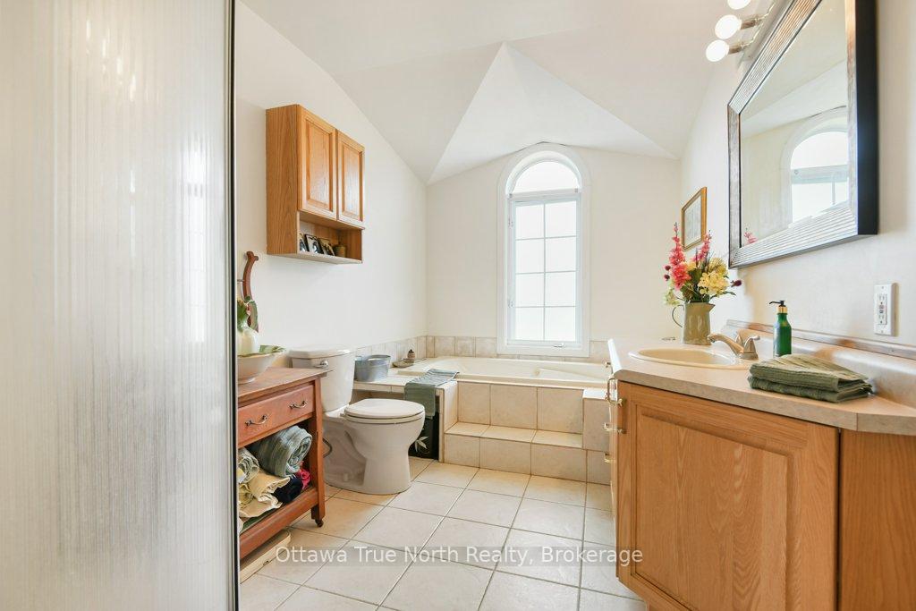 Photo 31 of 2502 Diamondview Road, Ottawa, Huntley Ward (North East) — HOMEH