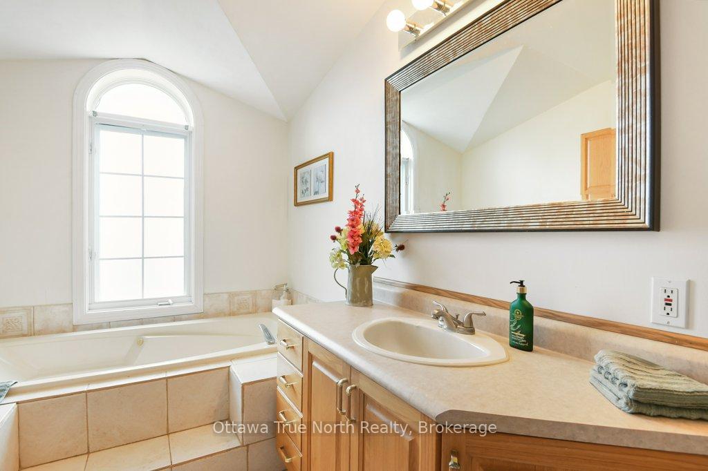 Photo 36 of 2502 Diamondview Road, Ottawa, Huntley Ward (North East) — HOMEH