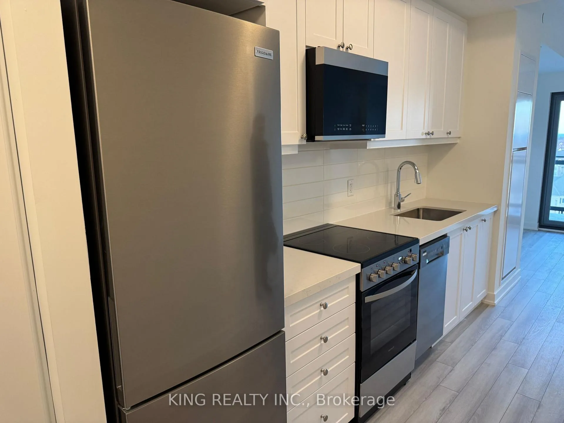 Photo 4 of Unit 803, 51 Clarington Boulevard, Clarington, Bowmanville — HOMEH