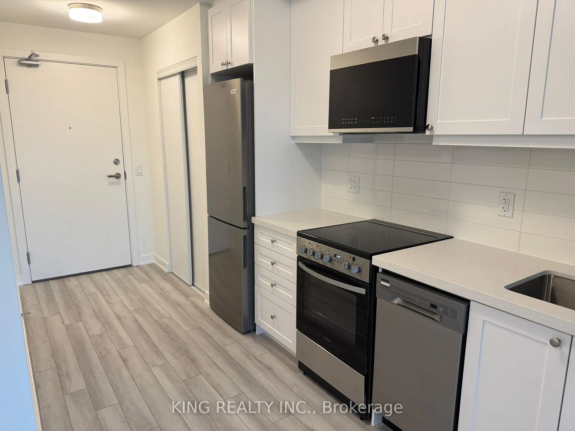 Photo 5 of Unit 803, 51 Clarington Boulevard, Clarington, Bowmanville — HOMEH