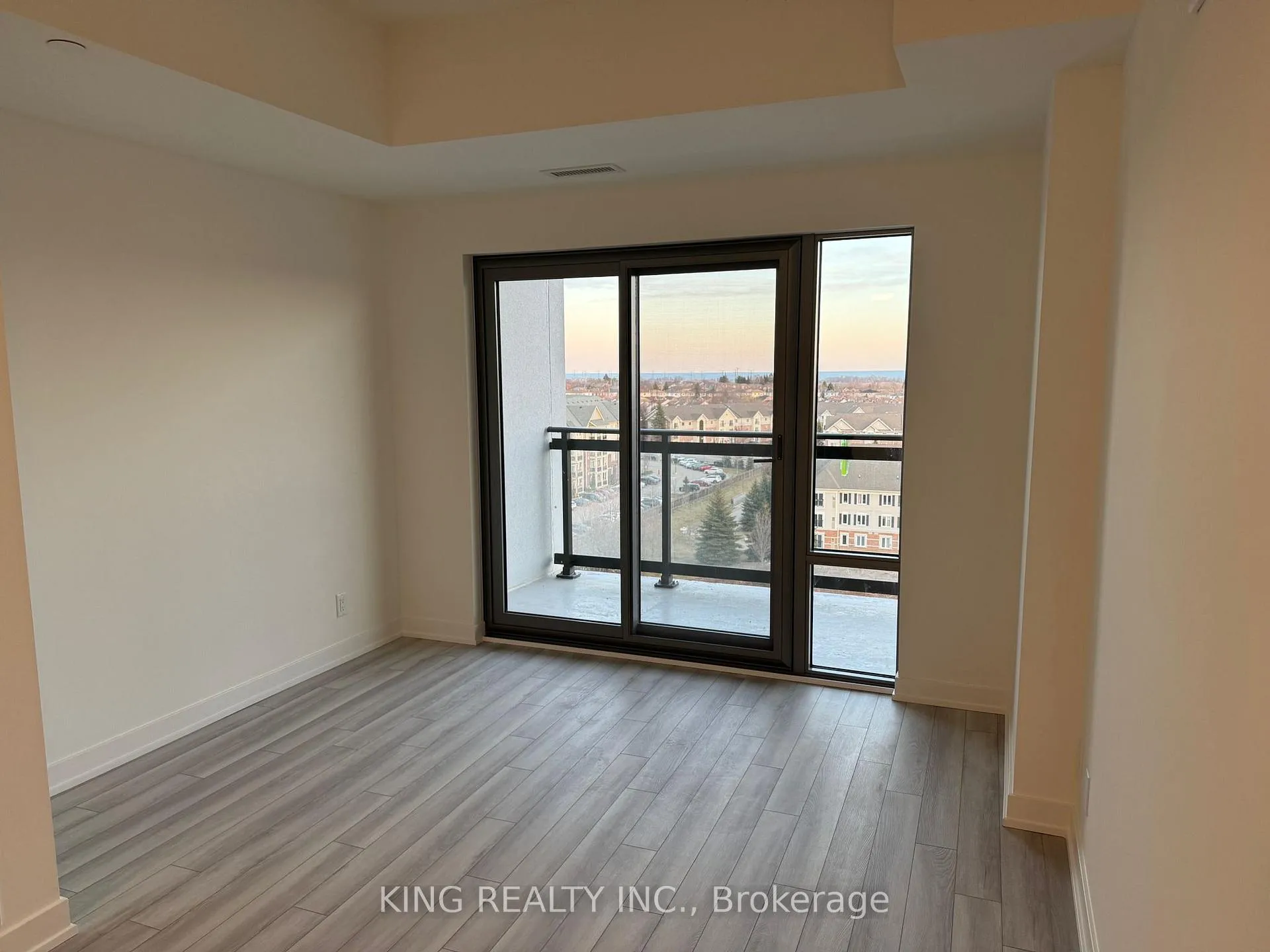 Photo 8 of Unit 803, 51 Clarington Boulevard, Clarington, Bowmanville — HOMEH