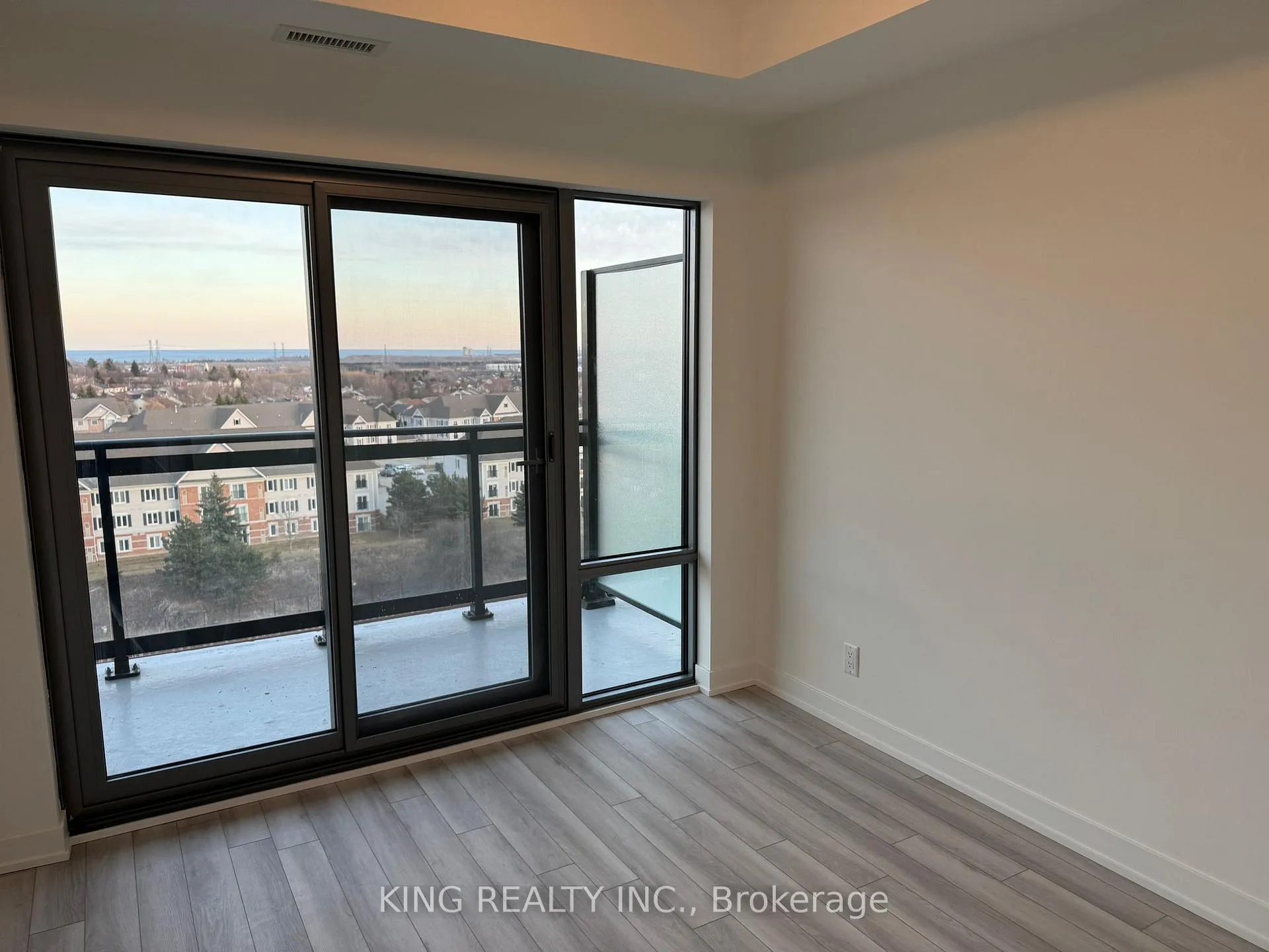 Photo 9 of Unit 803, 51 Clarington Boulevard, Clarington, Bowmanville — HOMEH