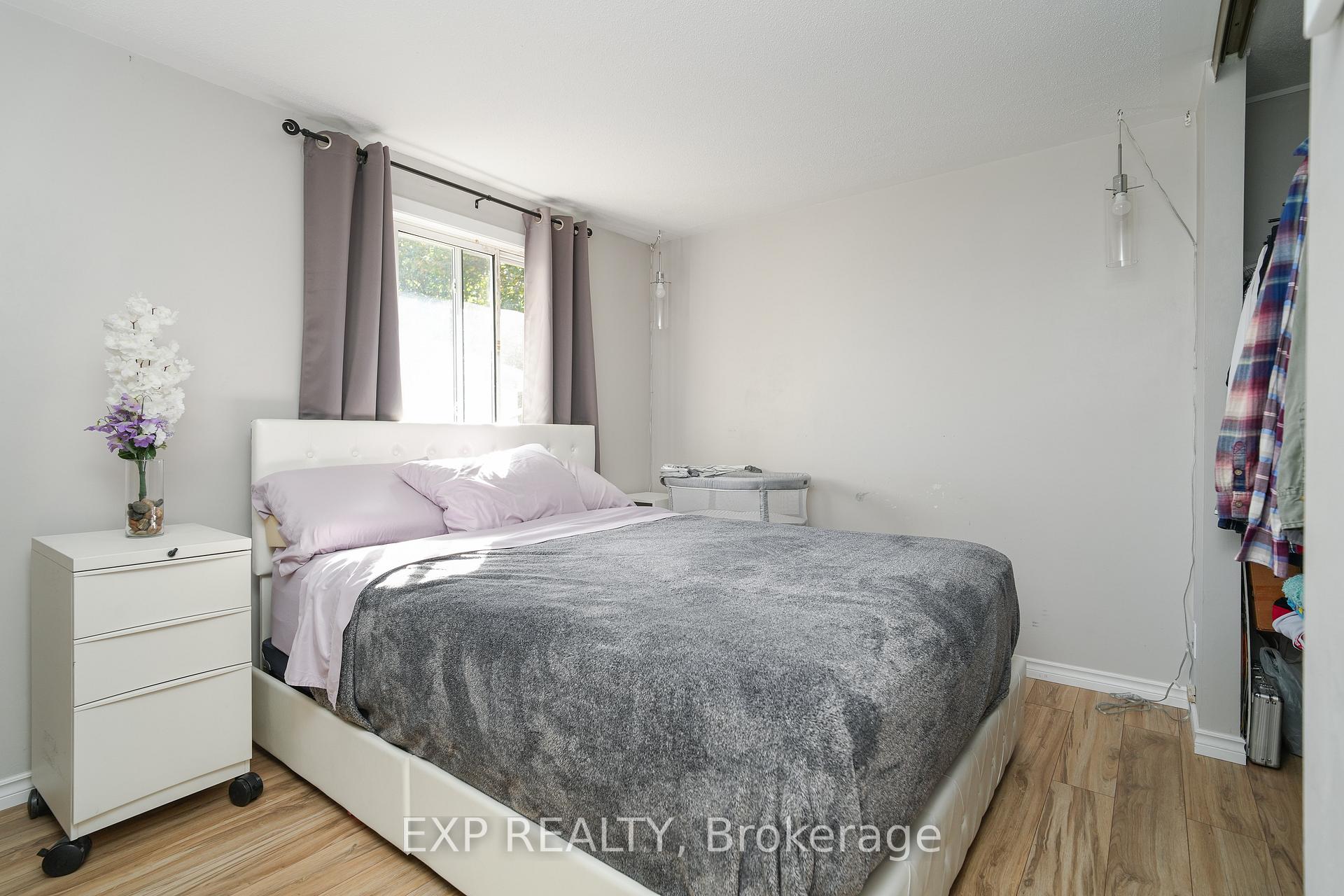 Photo 10 of Unit B, 1510 Beaverpond Drive, Ottawa, Pineview — HOMEH