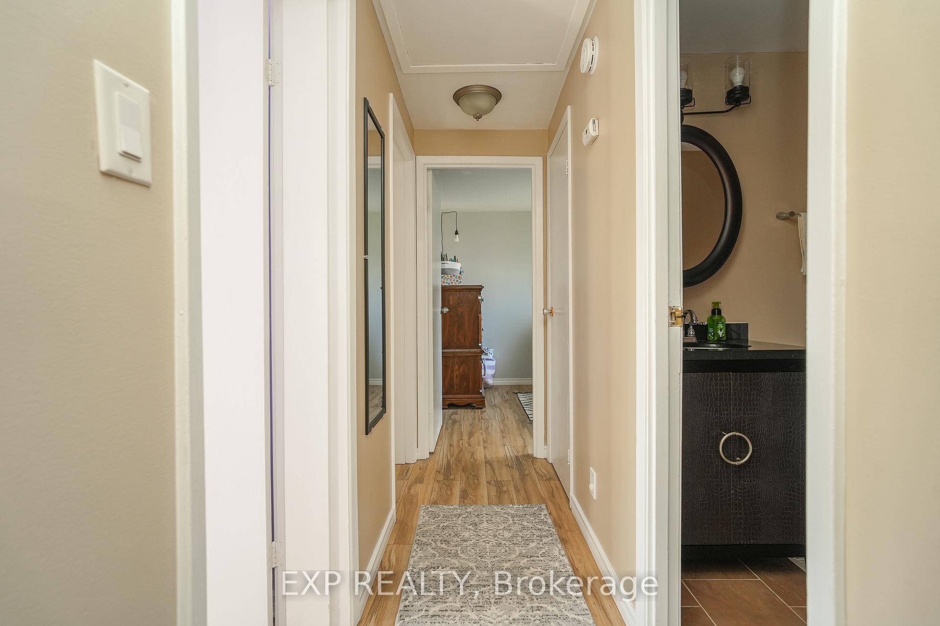 Photo 13 of Unit B, 1510 Beaverpond Drive, Ottawa, Pineview — HOMEH