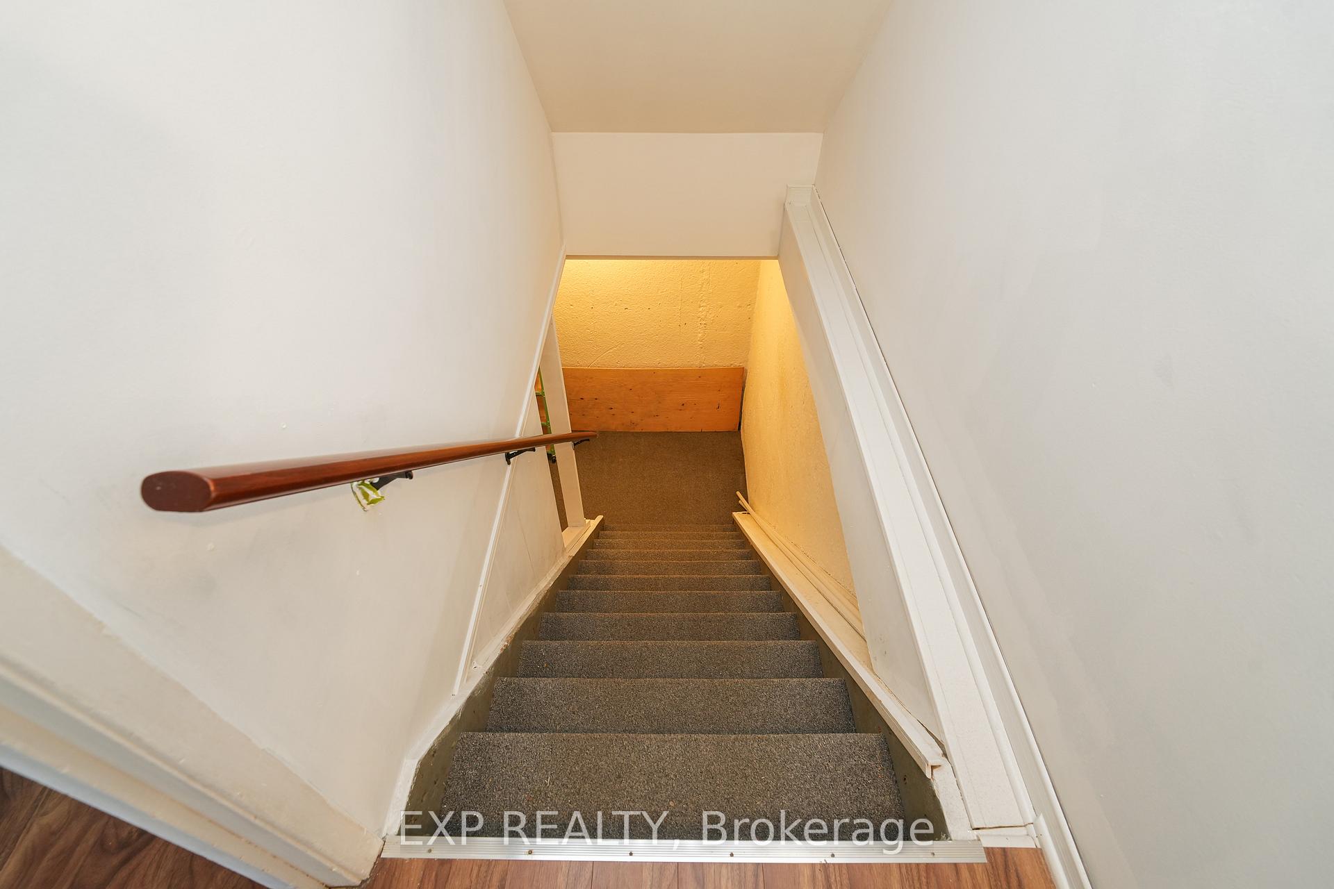 Photo 14 of Unit B, 1510 Beaverpond Drive, Ottawa, Pineview — HOMEH