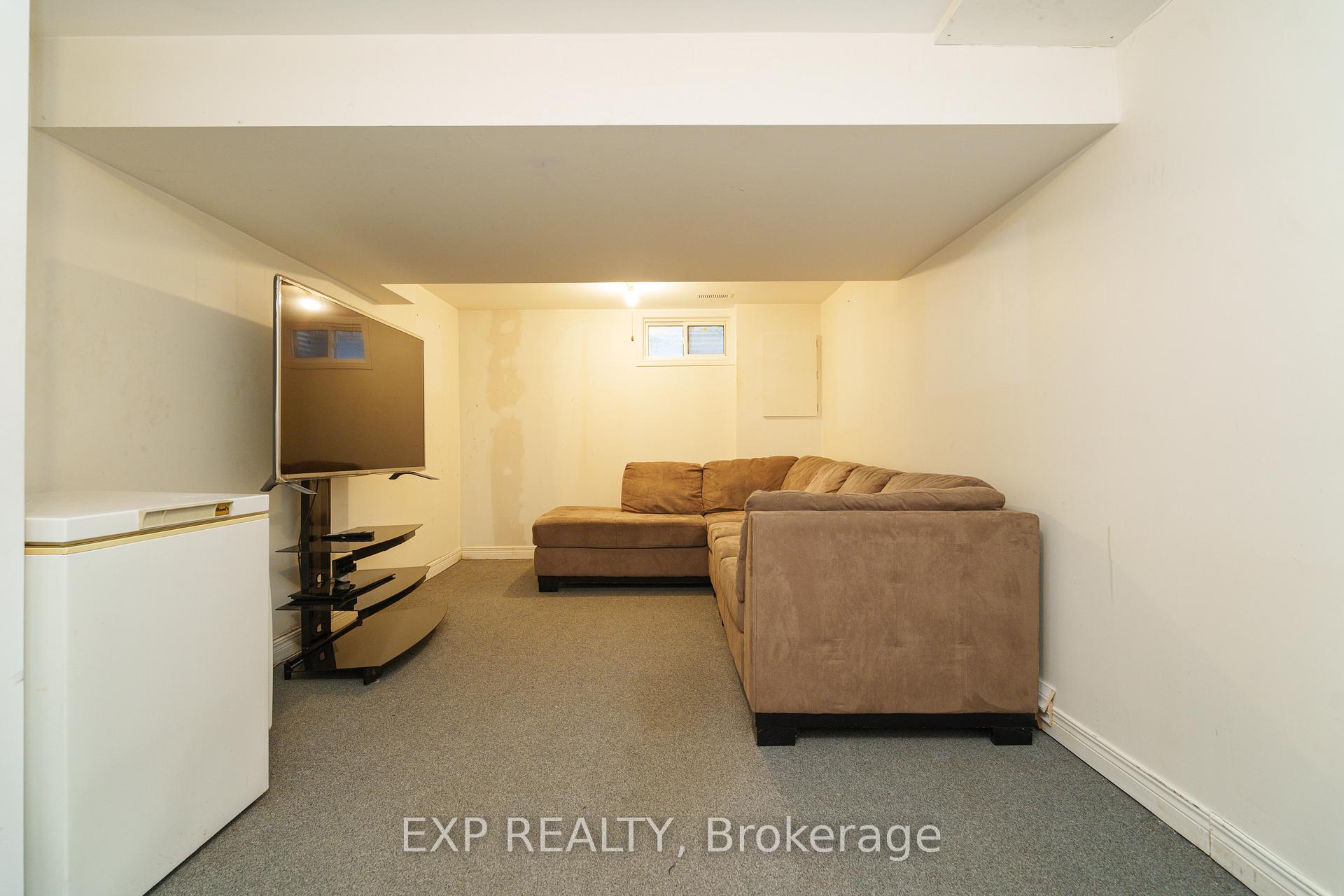 Photo 16 of Unit B, 1510 Beaverpond Drive, Ottawa, Pineview — HOMEH