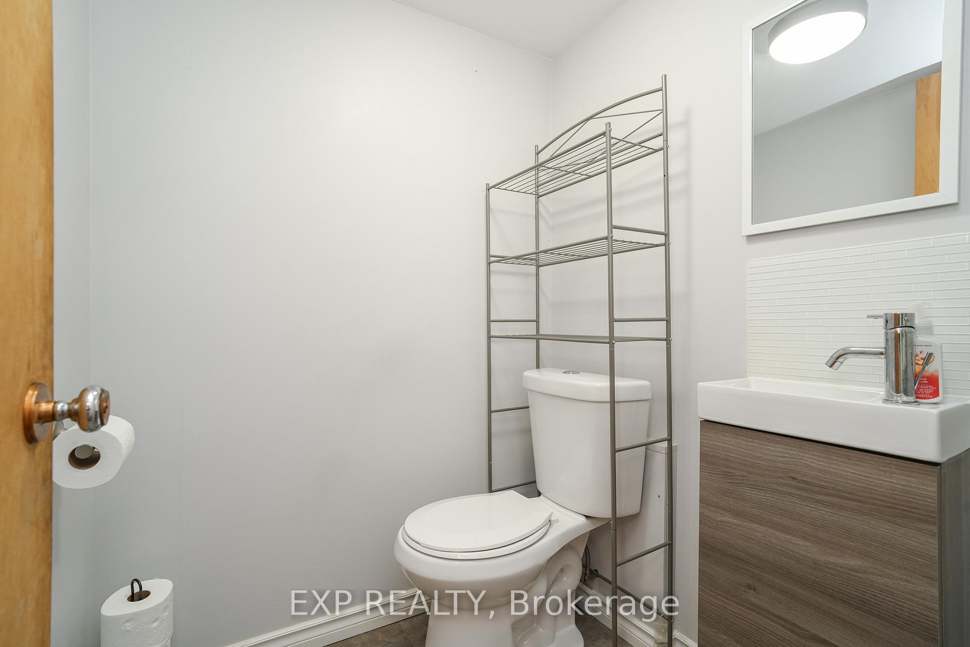 Photo 17 of Unit B, 1510 Beaverpond Drive, Ottawa, Pineview — HOMEH