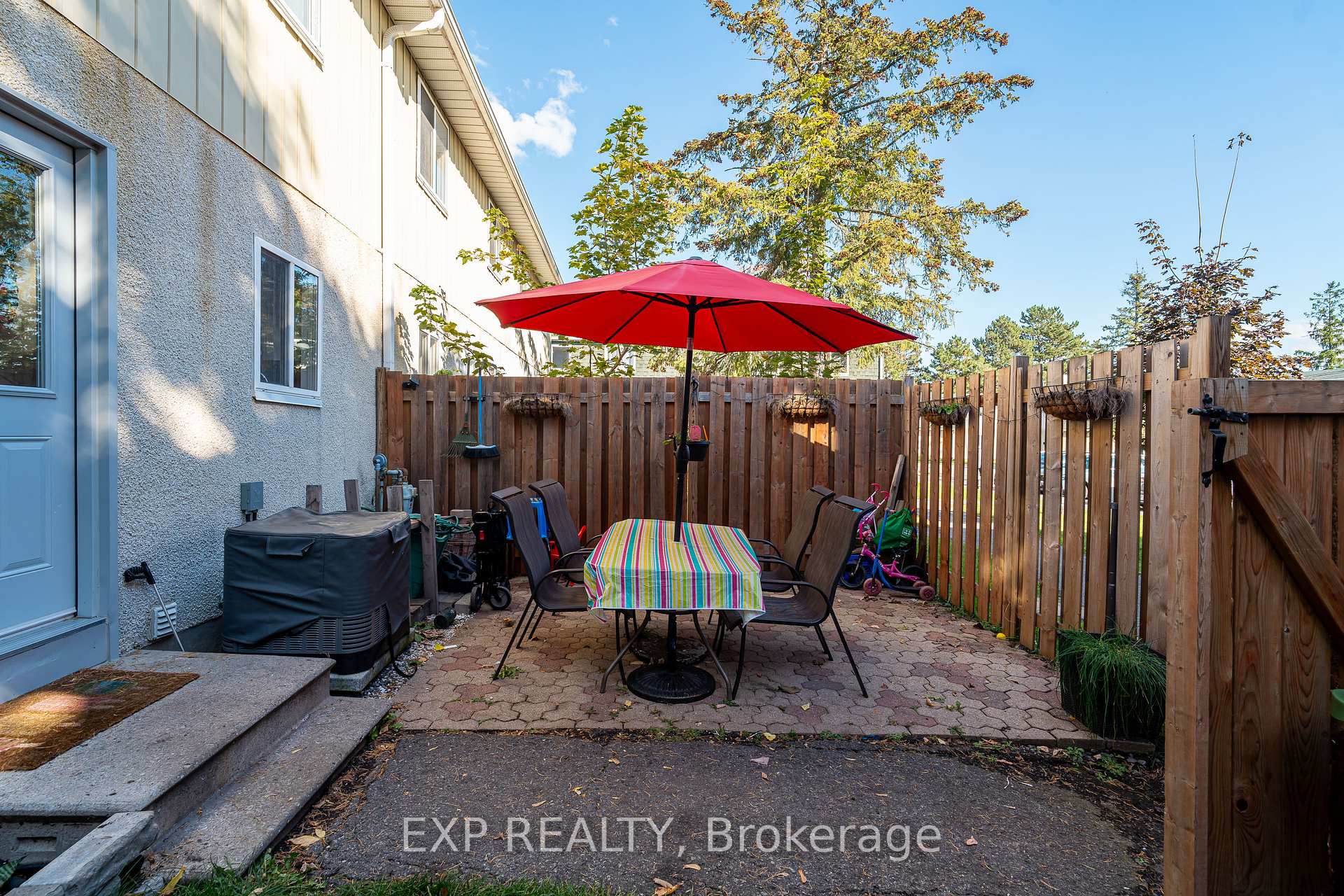 Photo 19 of Unit B, 1510 Beaverpond Drive, Ottawa, Pineview — HOMEH