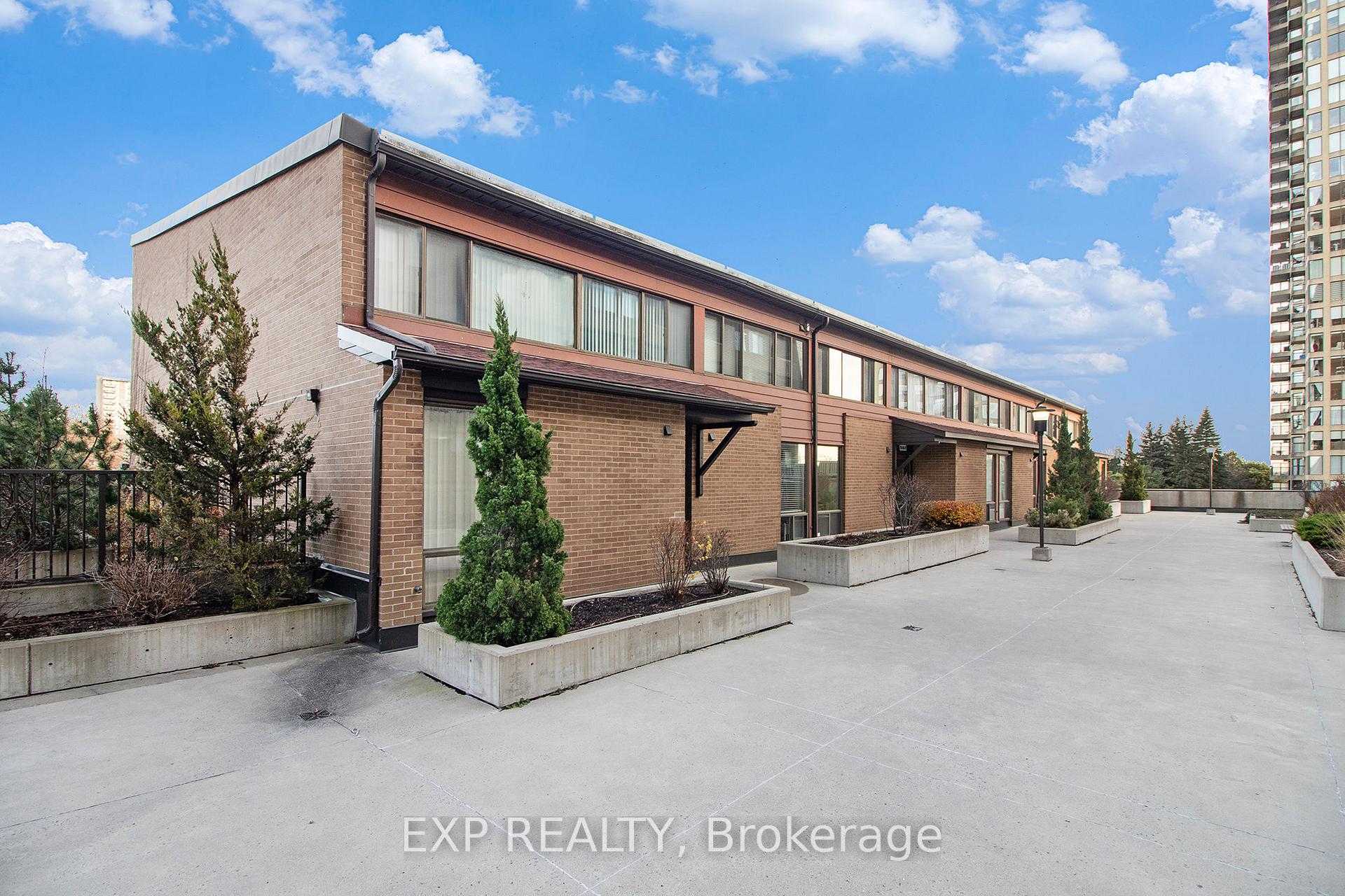 Photo 1 of Unit 25, 525 St Laurent Boulevard, Ottawa, Viscount Alexander Park — HOMEH
