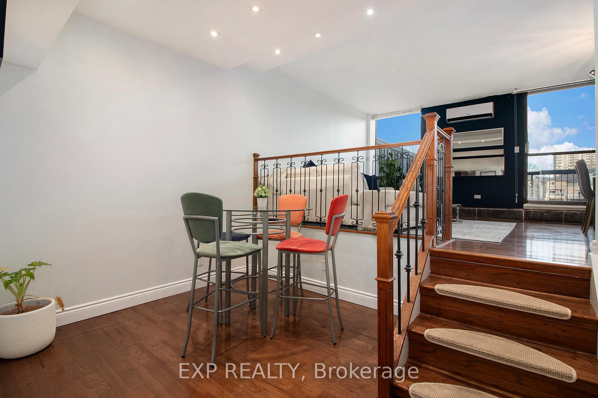 Photo 4 of Unit 25, 525 St Laurent Boulevard, Ottawa, Viscount Alexander Park — HOMEH