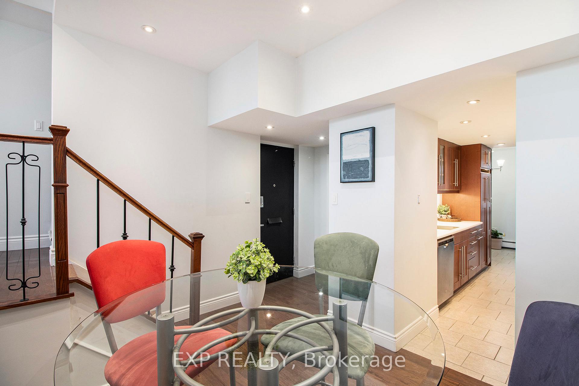 Photo 5 of Unit 25, 525 St Laurent Boulevard, Ottawa, Viscount Alexander Park — HOMEH