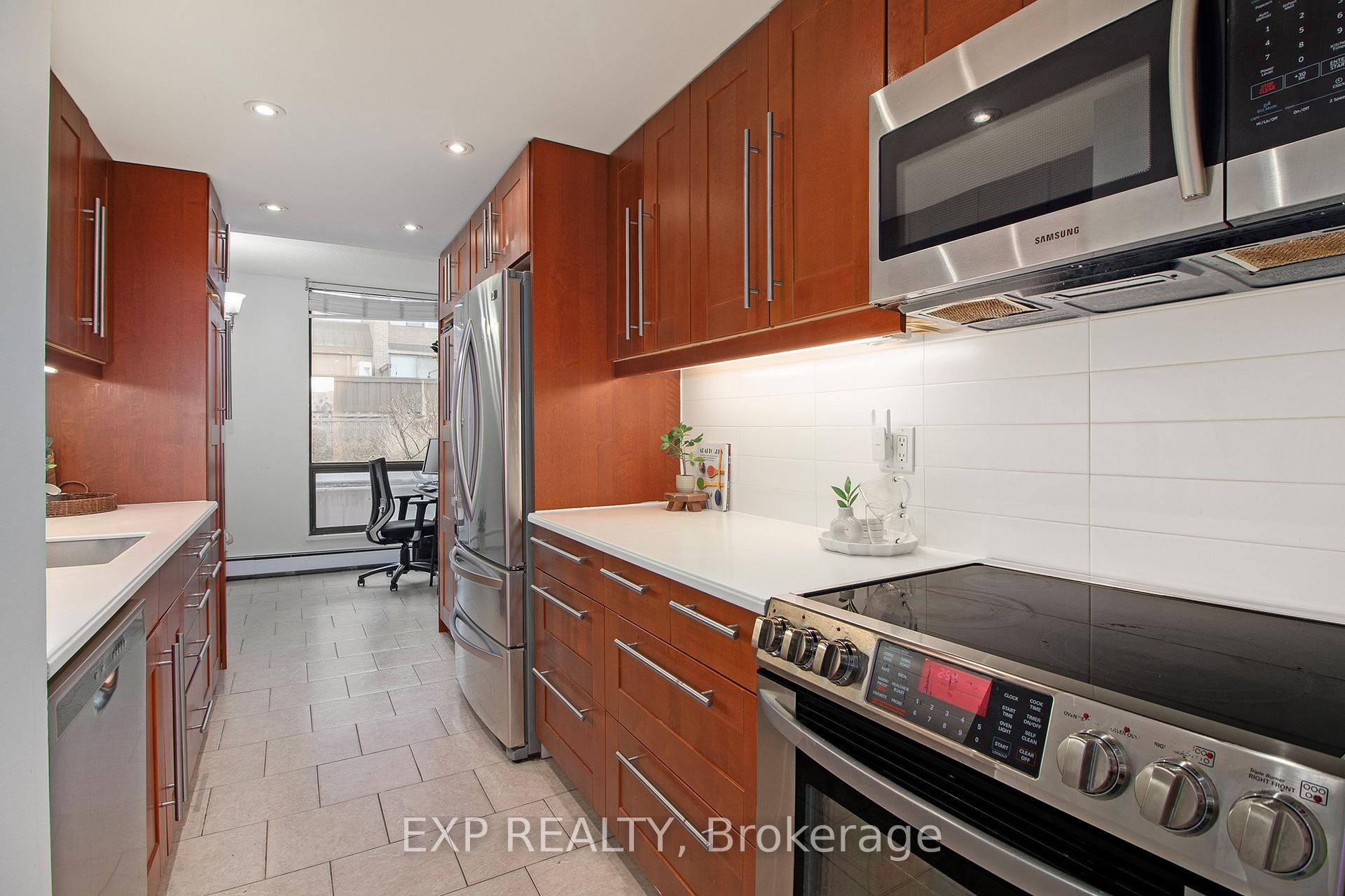 Photo 10 of Unit 25, 525 St Laurent Boulevard, Ottawa, Viscount Alexander Park — HOMEH