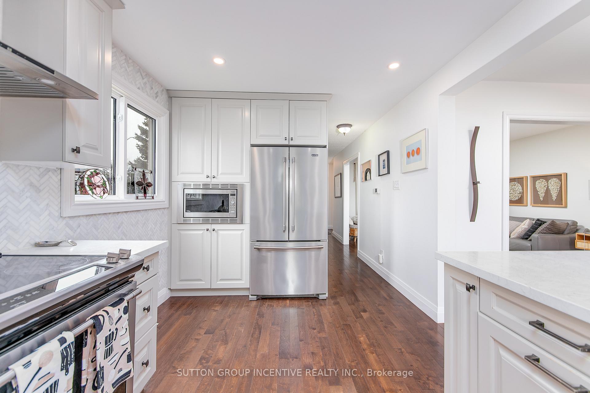 Photo 17 of 25 Rosenfeld Drive, Barrie, Grove East — HOMEH