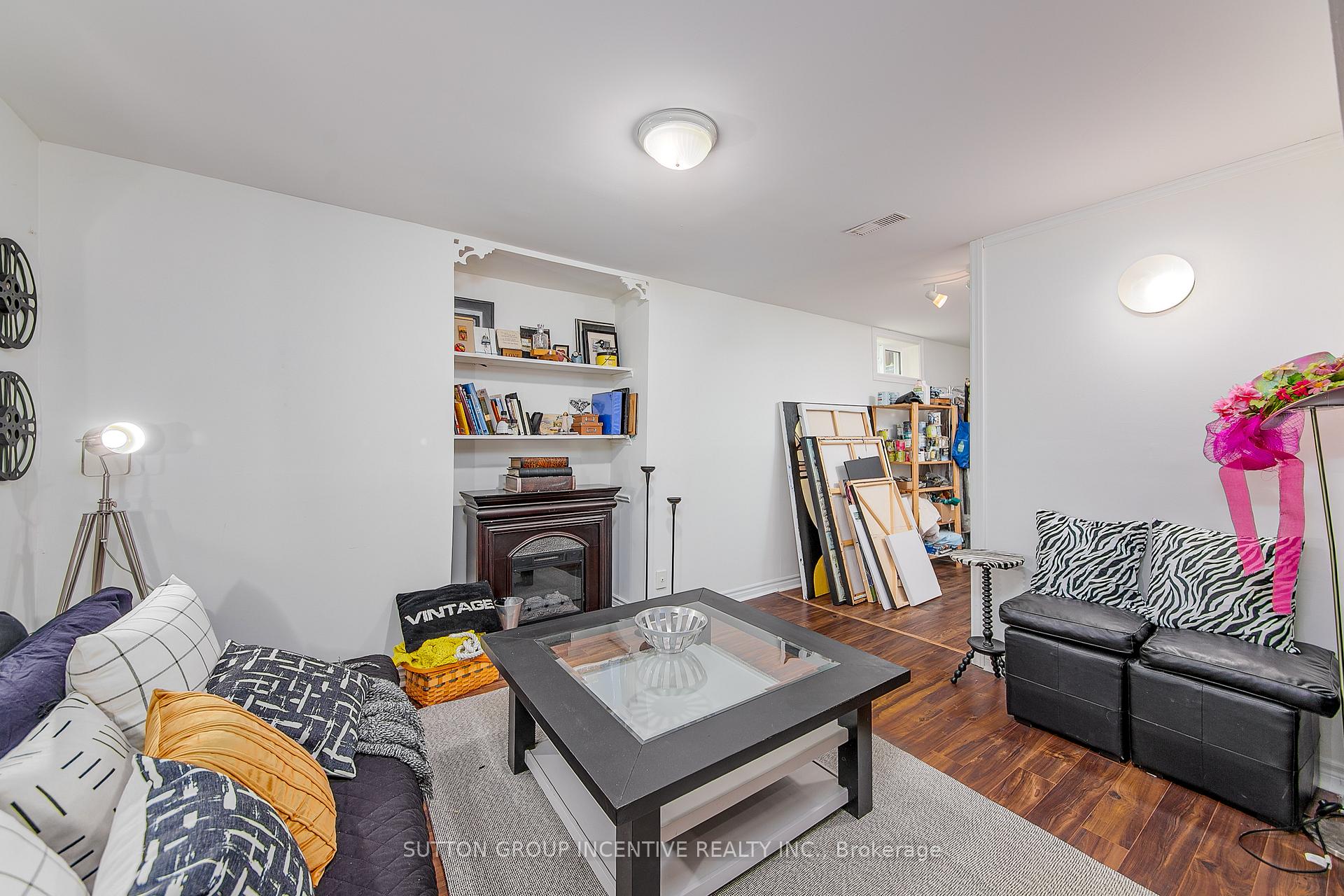 Photo 23 of 25 Rosenfeld Drive, Barrie, Grove East — HOMEH