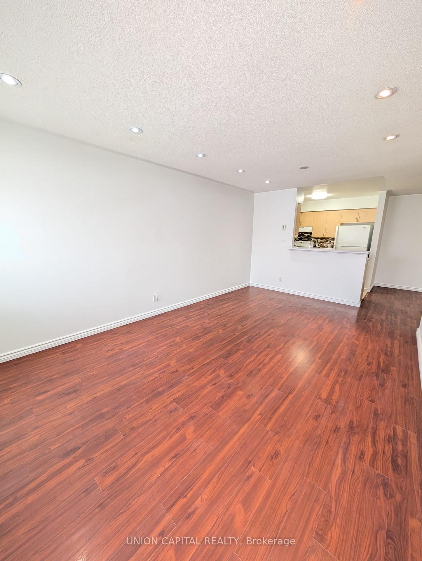 Photo 7 of 105 Sunrise Drive, Markham, Milliken Mills East — HOMEH