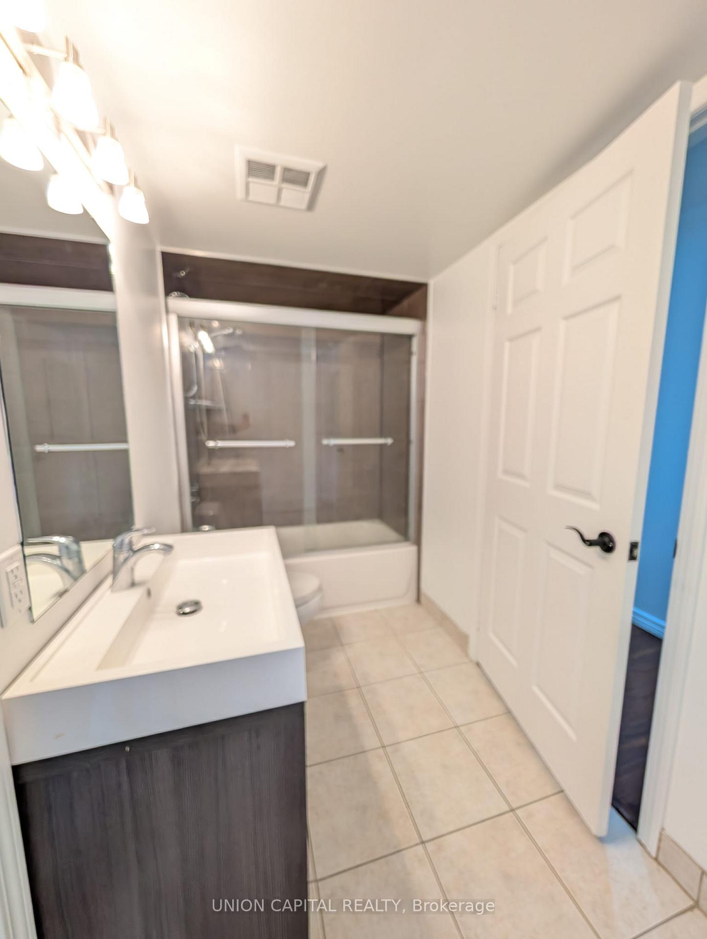 Photo 12 of 105 Sunrise Drive, Markham, Milliken Mills East — HOMEH