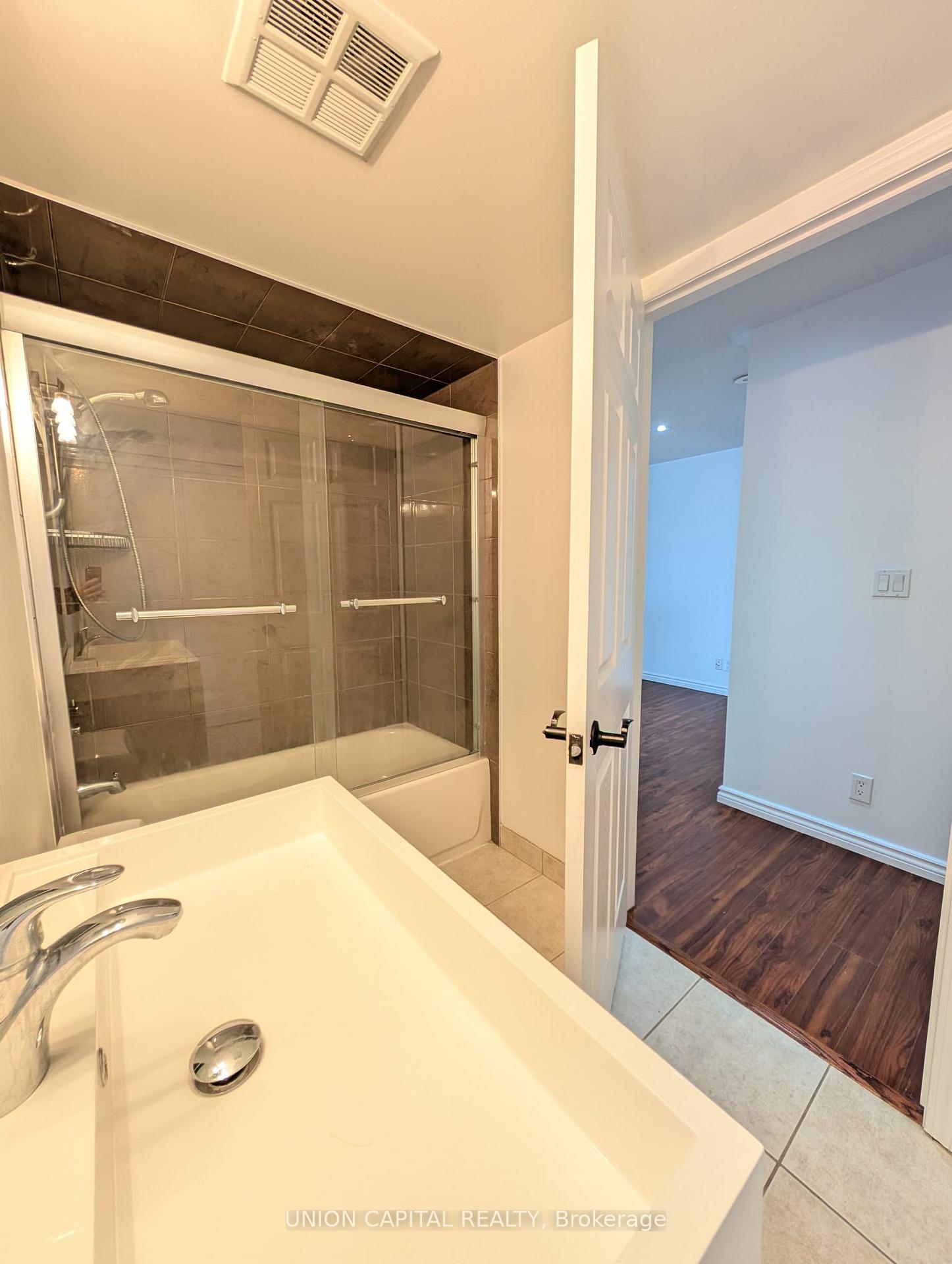 Photo 13 of 105 Sunrise Drive, Markham, Milliken Mills East — HOMEH