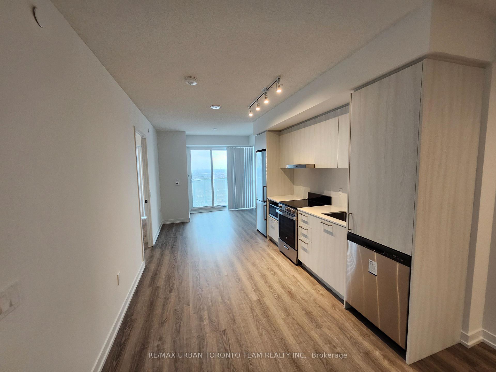 Photo 3 of Unit 4003, 195 Commerce Street, Vaughan, Vaughan Corporate Centre — HOMEH