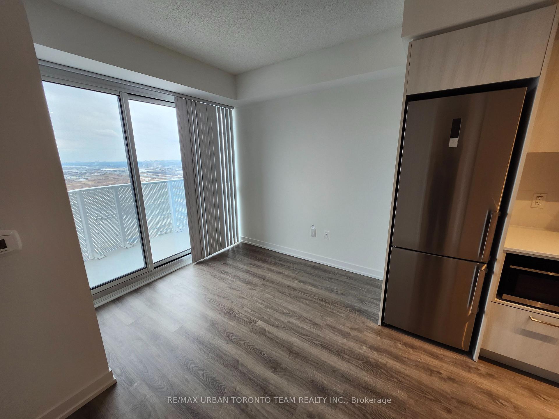 Photo 5 of Unit 4003, 195 Commerce Street, Vaughan, Vaughan Corporate Centre — HOMEH
