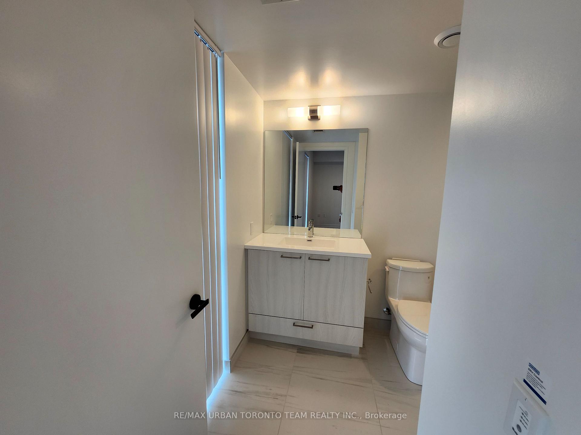 Photo 9 of Unit 4003, 195 Commerce Street, Vaughan, Vaughan Corporate Centre — HOMEH