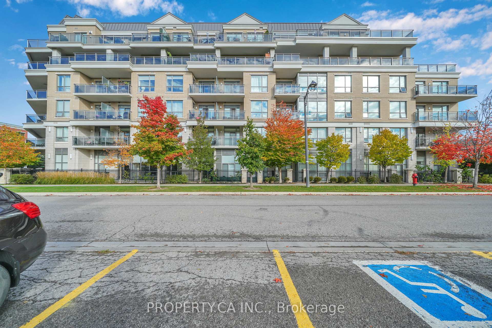 Photo 3 of Unit 518, 111 Civic Square Gate, Aurora, Bayview Wellington — HOMEH