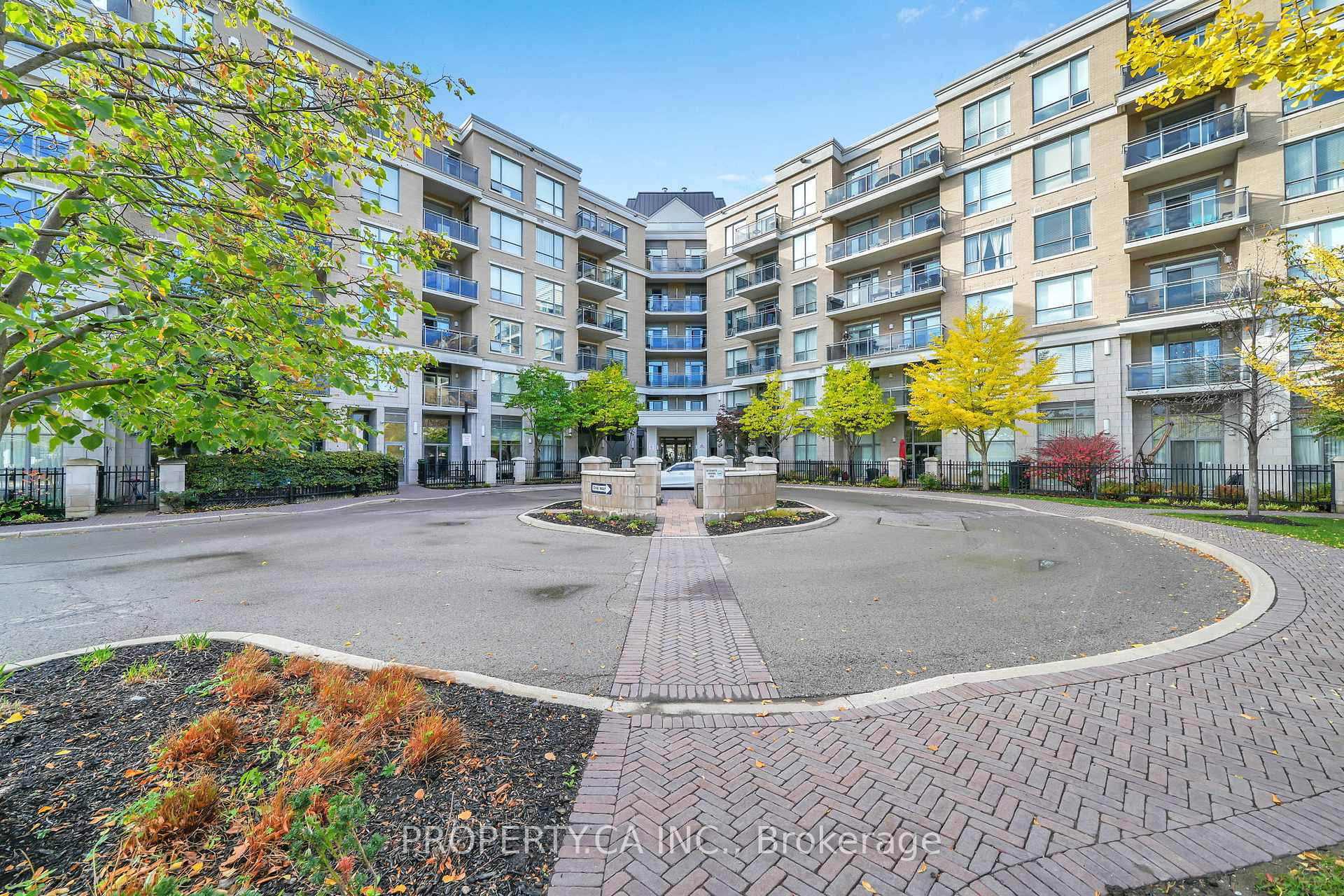 Photo 5 of Unit 518, 111 Civic Square Gate, Aurora, Bayview Wellington — HOMEH