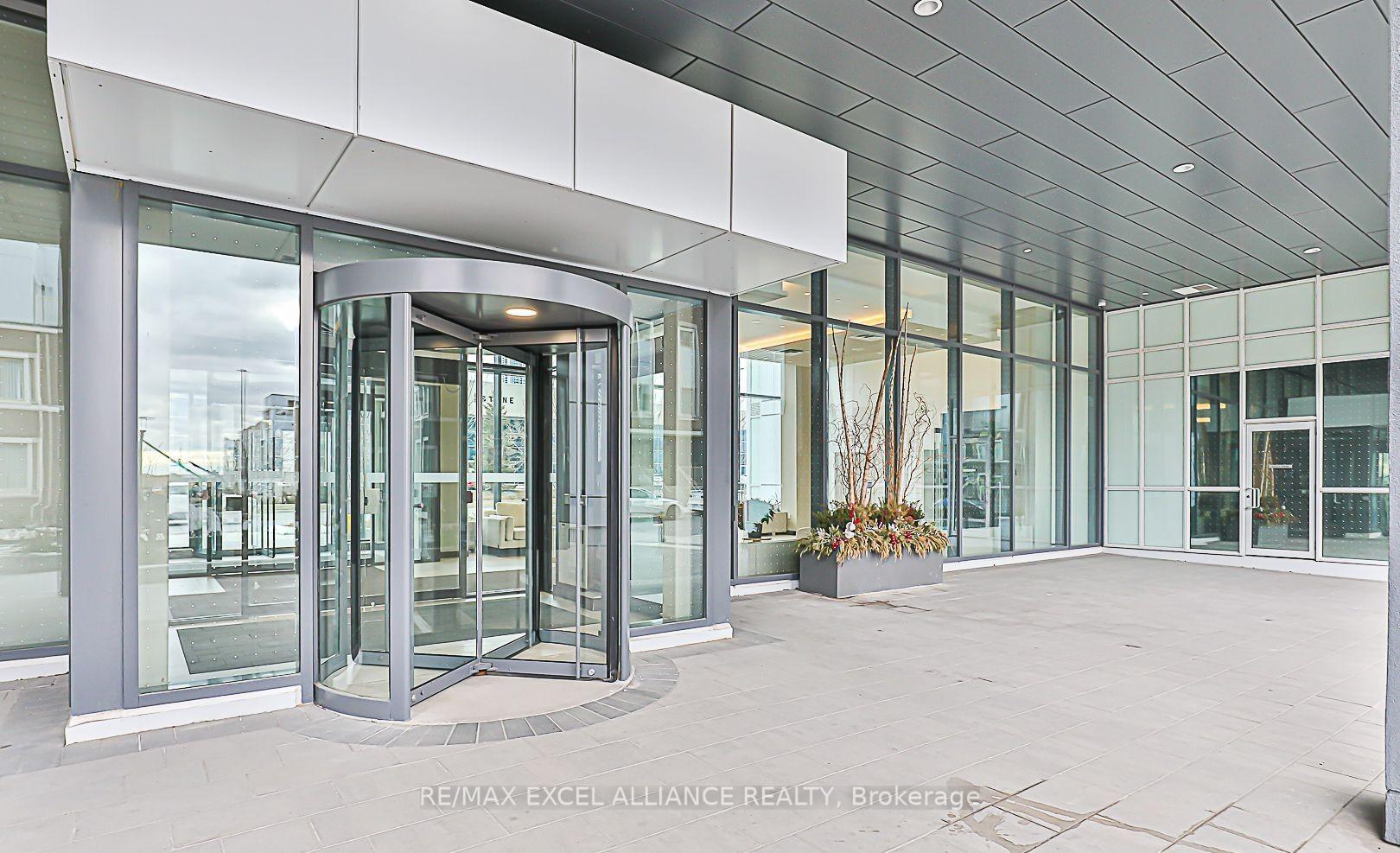 Photo 2 of Unit 101, 10 Honeycrisp Crescent, Vaughan, Vaughan Corporate Centre — HOMEH