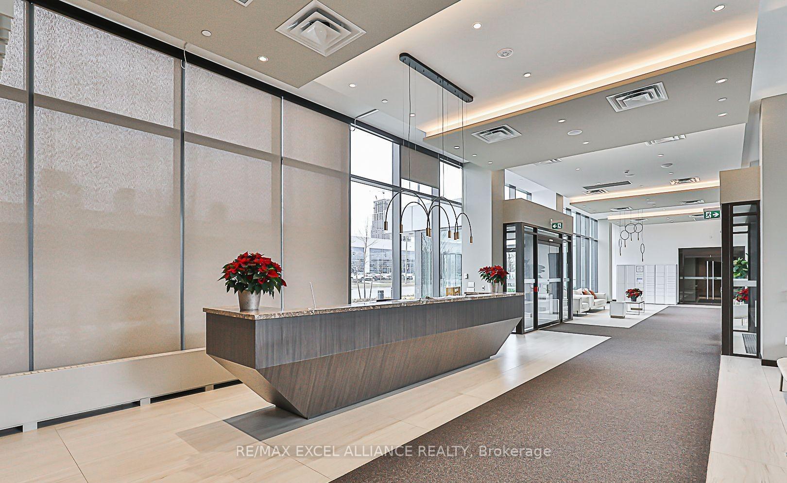 Photo 4 of Unit 101, 10 Honeycrisp Crescent, Vaughan, Vaughan Corporate Centre — HOMEH
