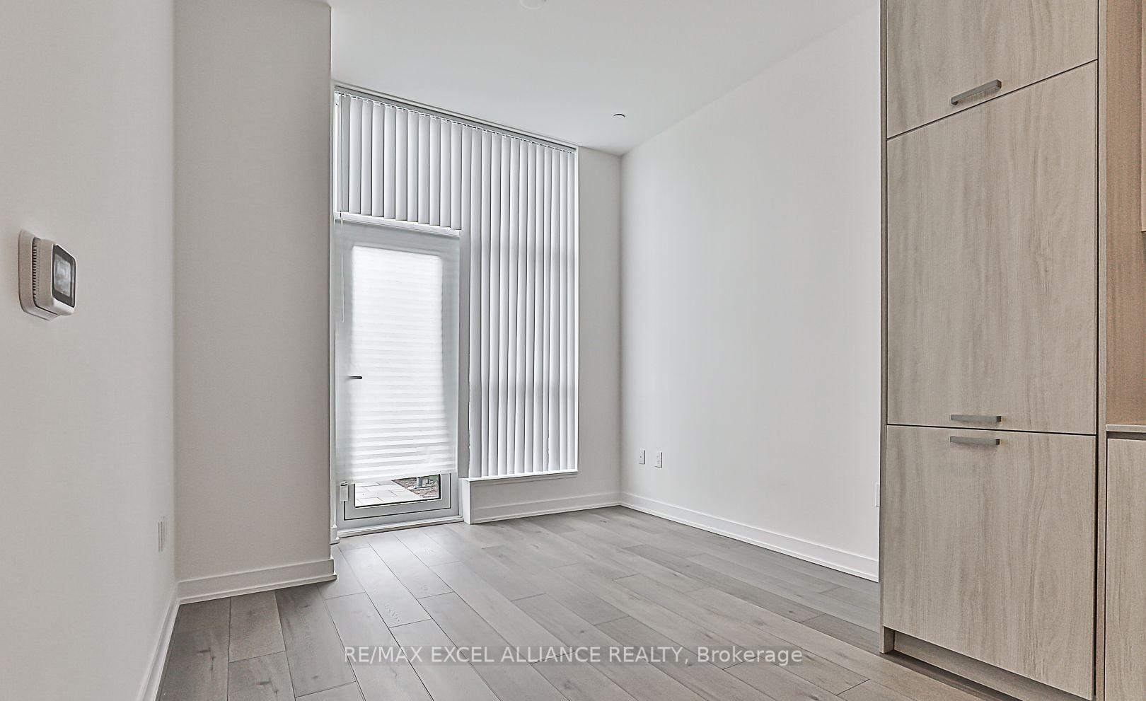 Photo 8 of Unit 101, 10 Honeycrisp Crescent, Vaughan, Vaughan Corporate Centre — HOMEH