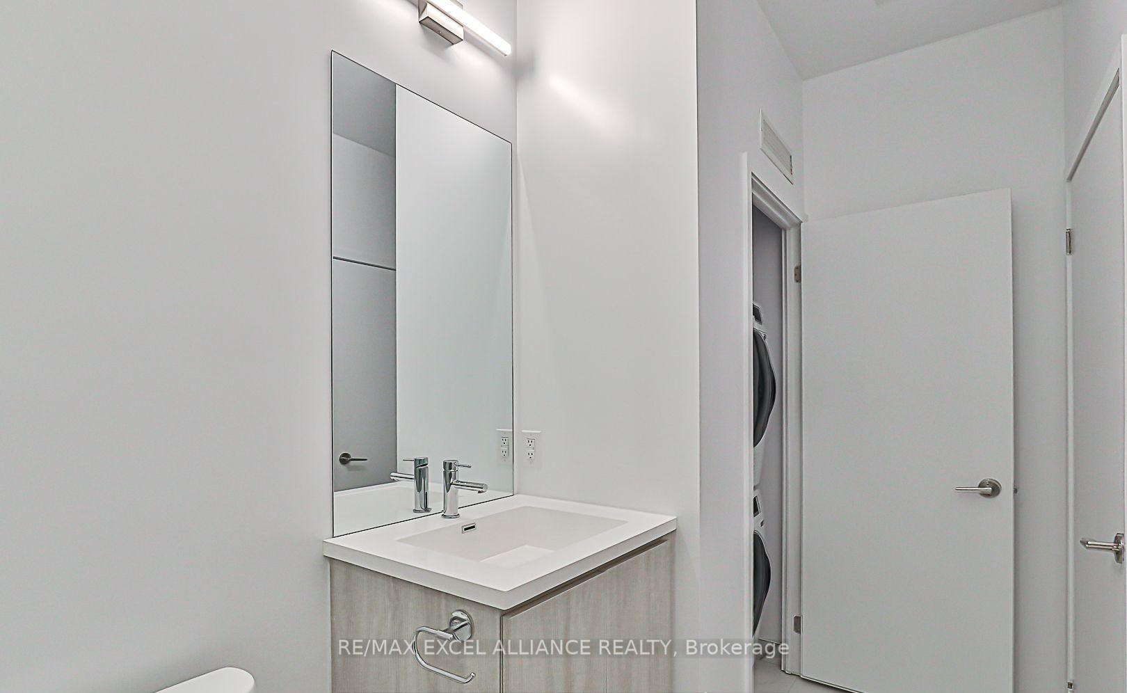 Photo 9 of Unit 101, 10 Honeycrisp Crescent, Vaughan, Vaughan Corporate Centre — HOMEH