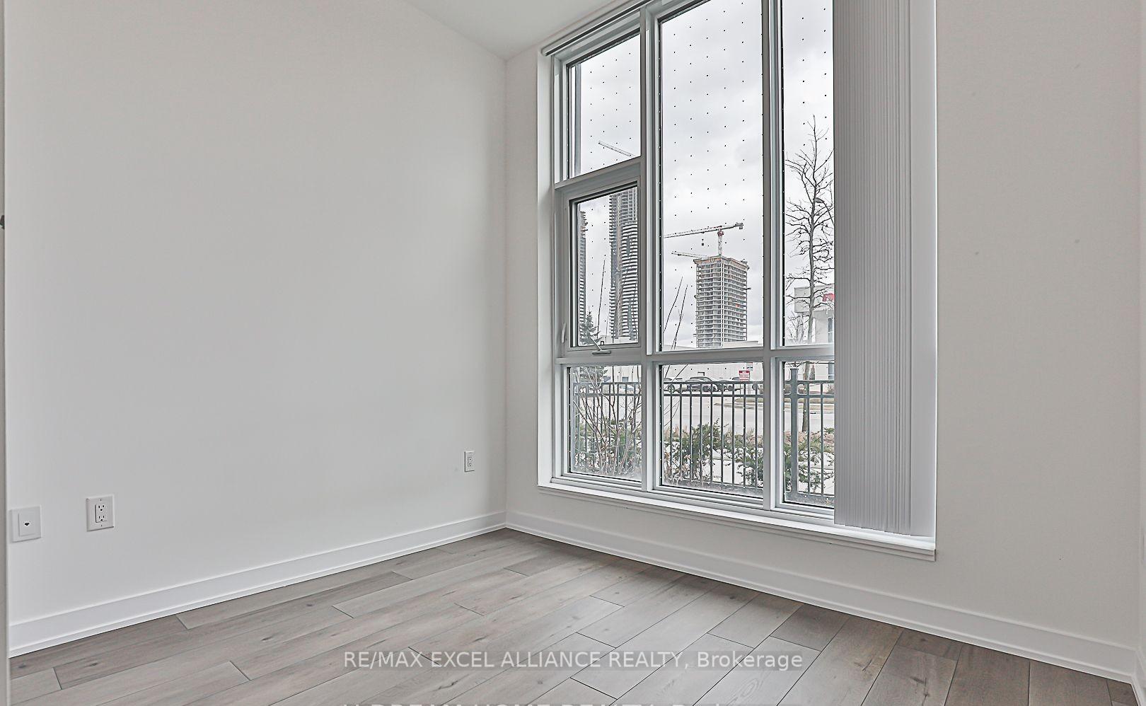 Photo 13 of Unit 101, 10 Honeycrisp Crescent, Vaughan, Vaughan Corporate Centre — HOMEH