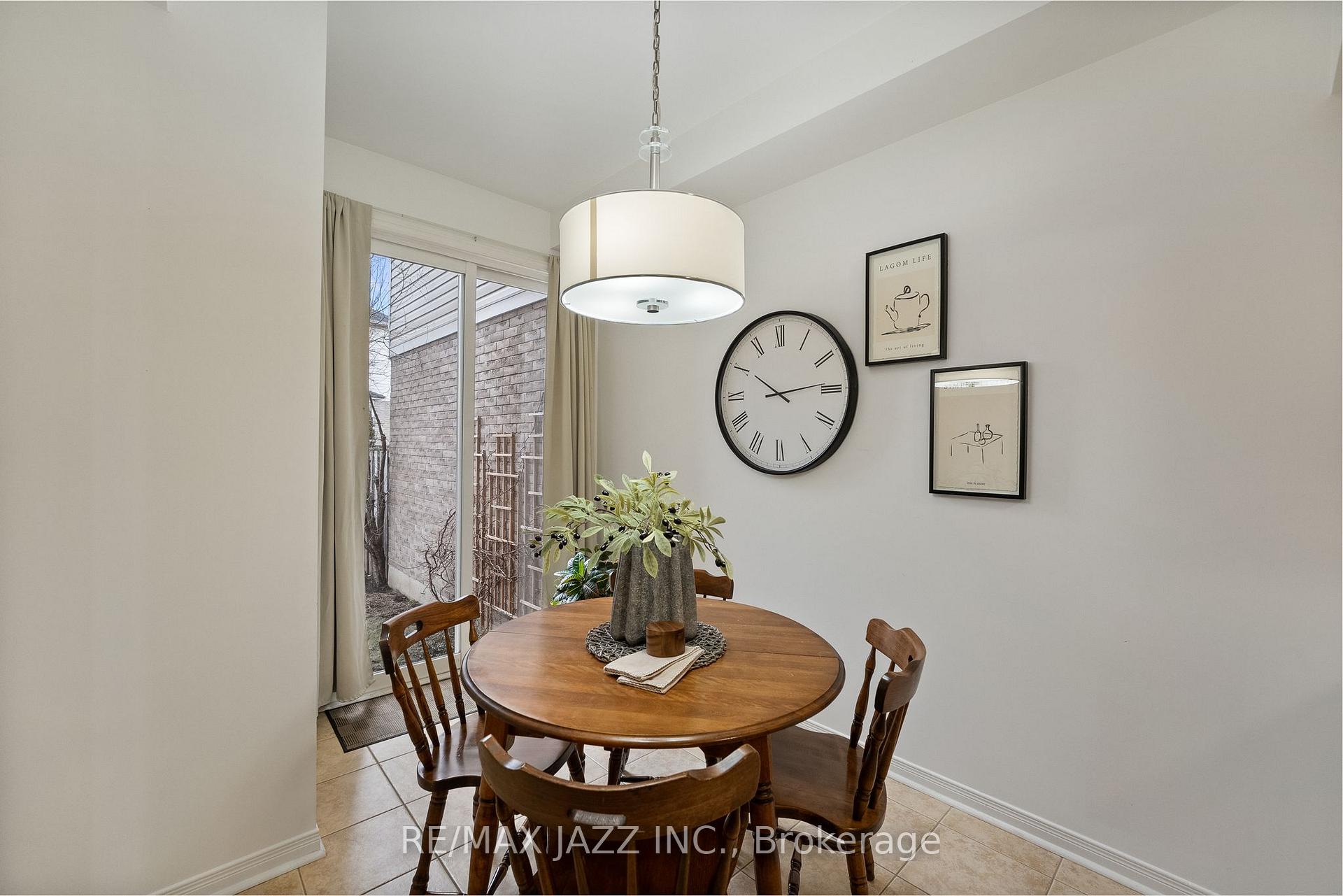 Photo 17 of 39 Silverwood Circle, Ajax, Central East — HOMEH