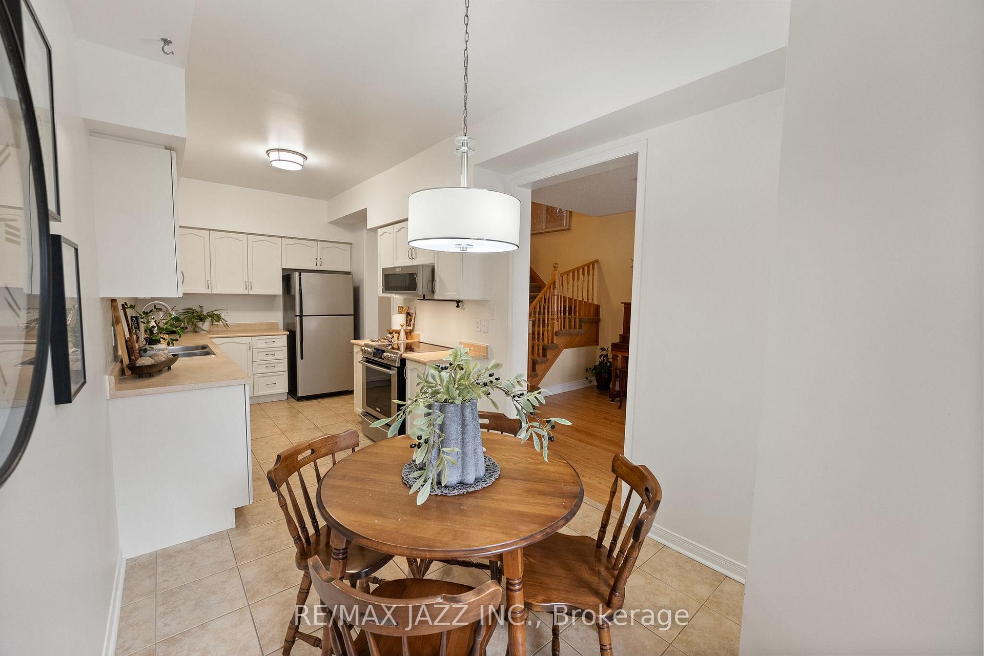 Photo 18 of 39 Silverwood Circle, Ajax, Central East — HOMEH
