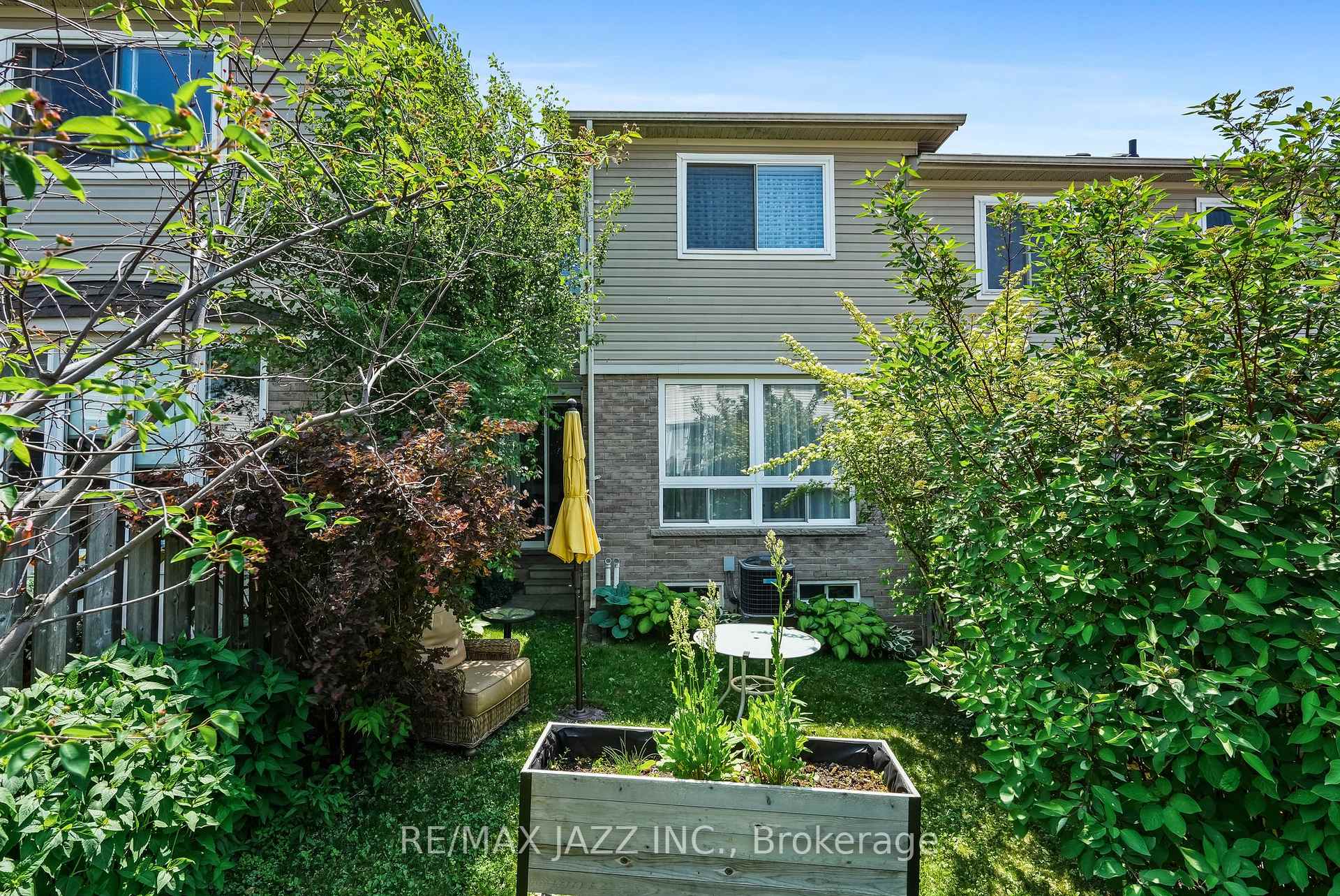Photo 38 of 39 Silverwood Circle, Ajax, Central East — HOMEH