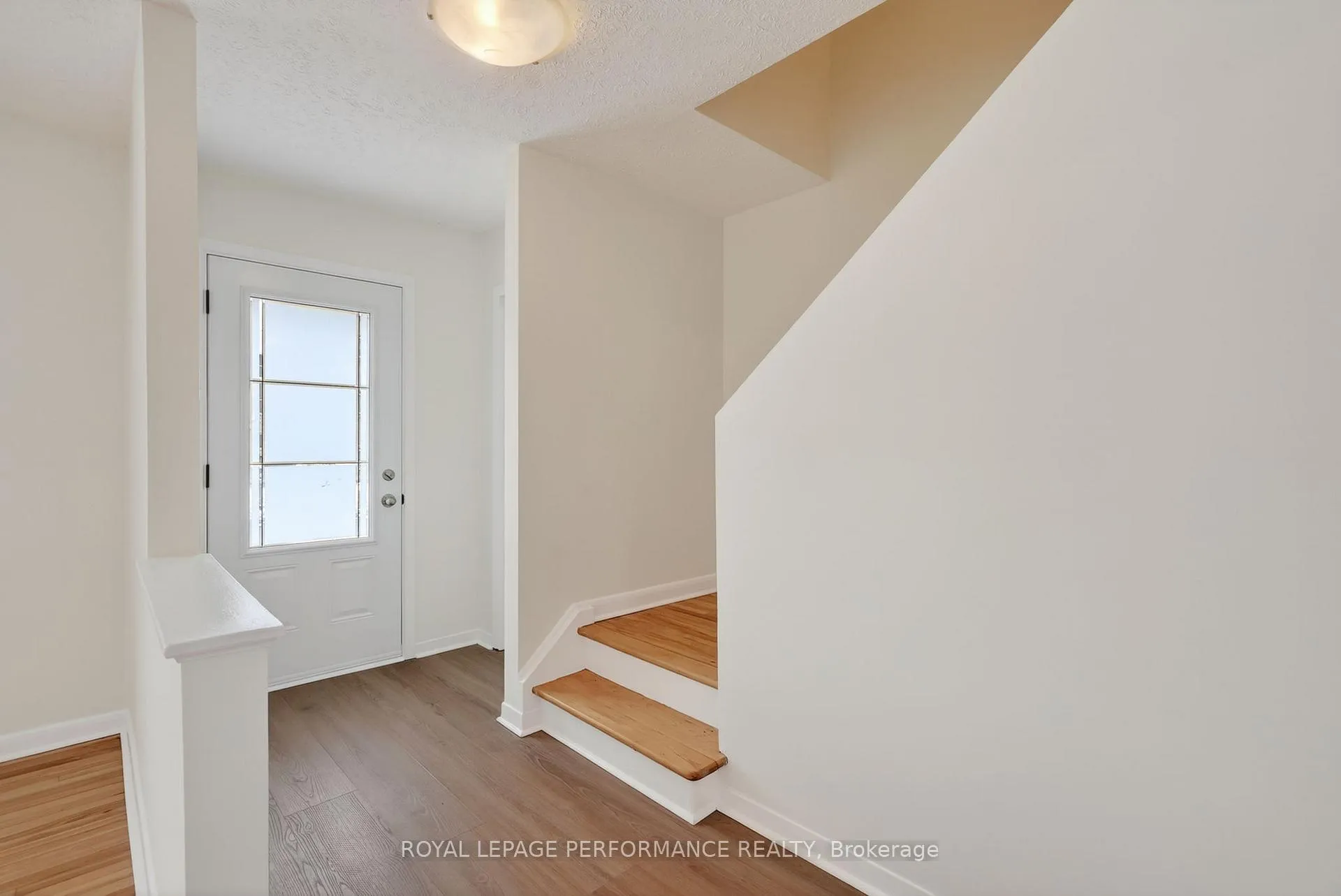 Photo 4 of 630 Borthwick Avenue, Ottawa, Castle Heights/Rideau High — HOMEH