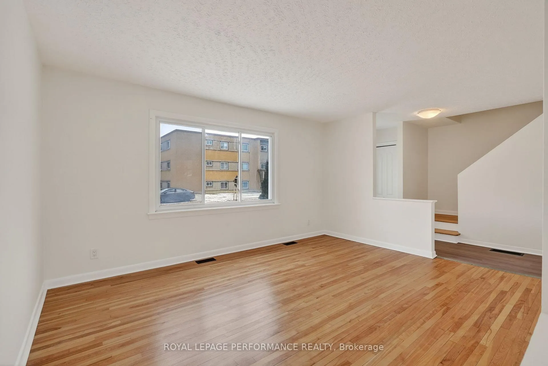 Photo 9 of 630 Borthwick Avenue, Ottawa, Castle Heights/Rideau High — HOMEH