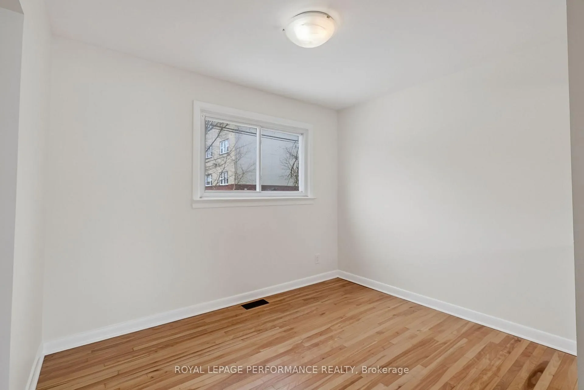 Photo 11 of 630 Borthwick Avenue, Ottawa, Castle Heights/Rideau High — HOMEH