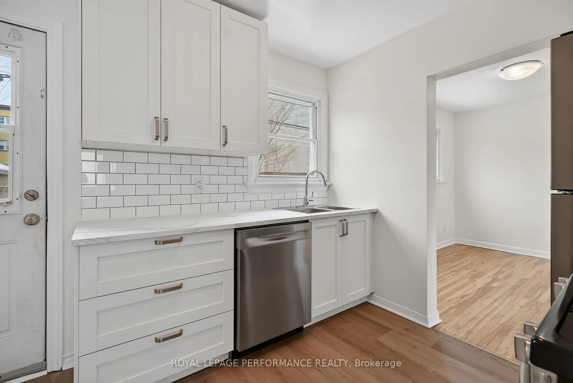 Photo 12 of 630 Borthwick Avenue, Ottawa, Castle Heights/Rideau High — HOMEH