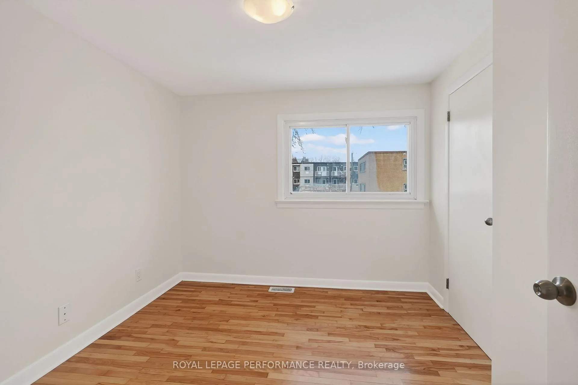 Photo 19 of 630 Borthwick Avenue, Ottawa, Castle Heights/Rideau High — HOMEH