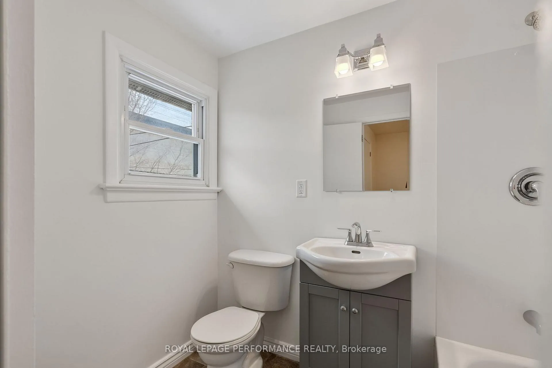Photo 28 of 630 Borthwick Avenue, Ottawa, Castle Heights/Rideau High — HOMEH