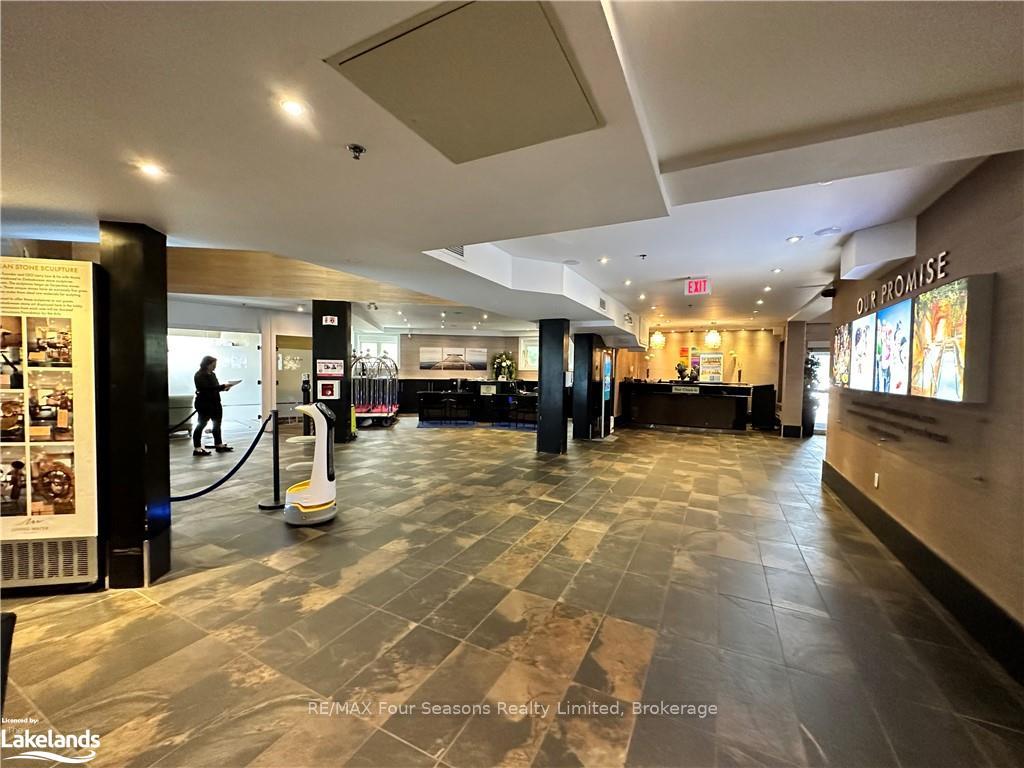 Photo 4 of Unit 2408, 9 Harbour Street E, Collingwood — HOMEH
