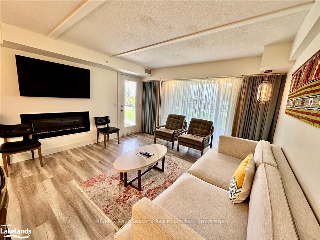 Photo 16 of Unit 2408, 9 Harbour Street E, Collingwood — HOMEH